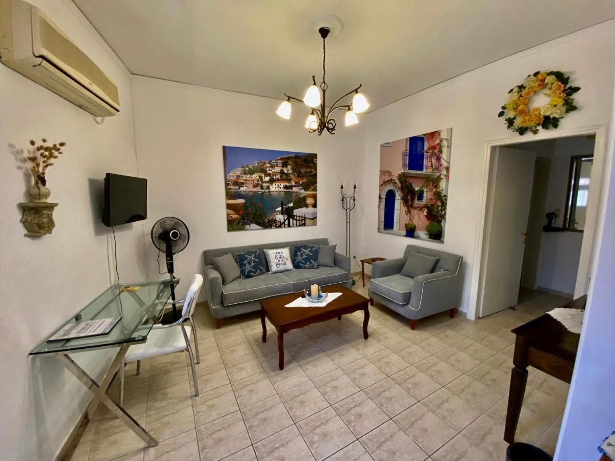 Gallery Apartments Lixouri Exterior photo